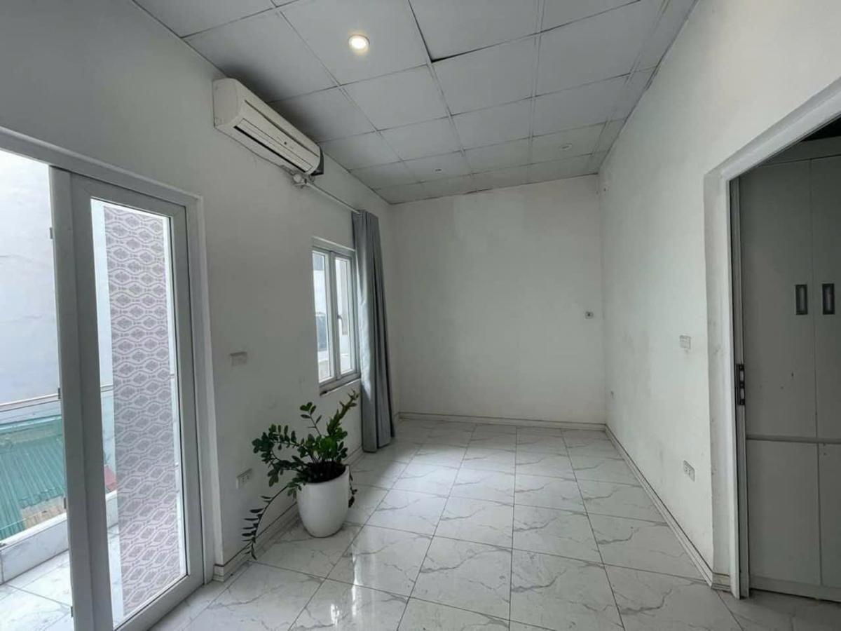 Bán nhà Tam Khương,30m2,mt 6m,Lô góc, gần phố, ngõ thông,kinh doanh, giá 7 tỷ 4