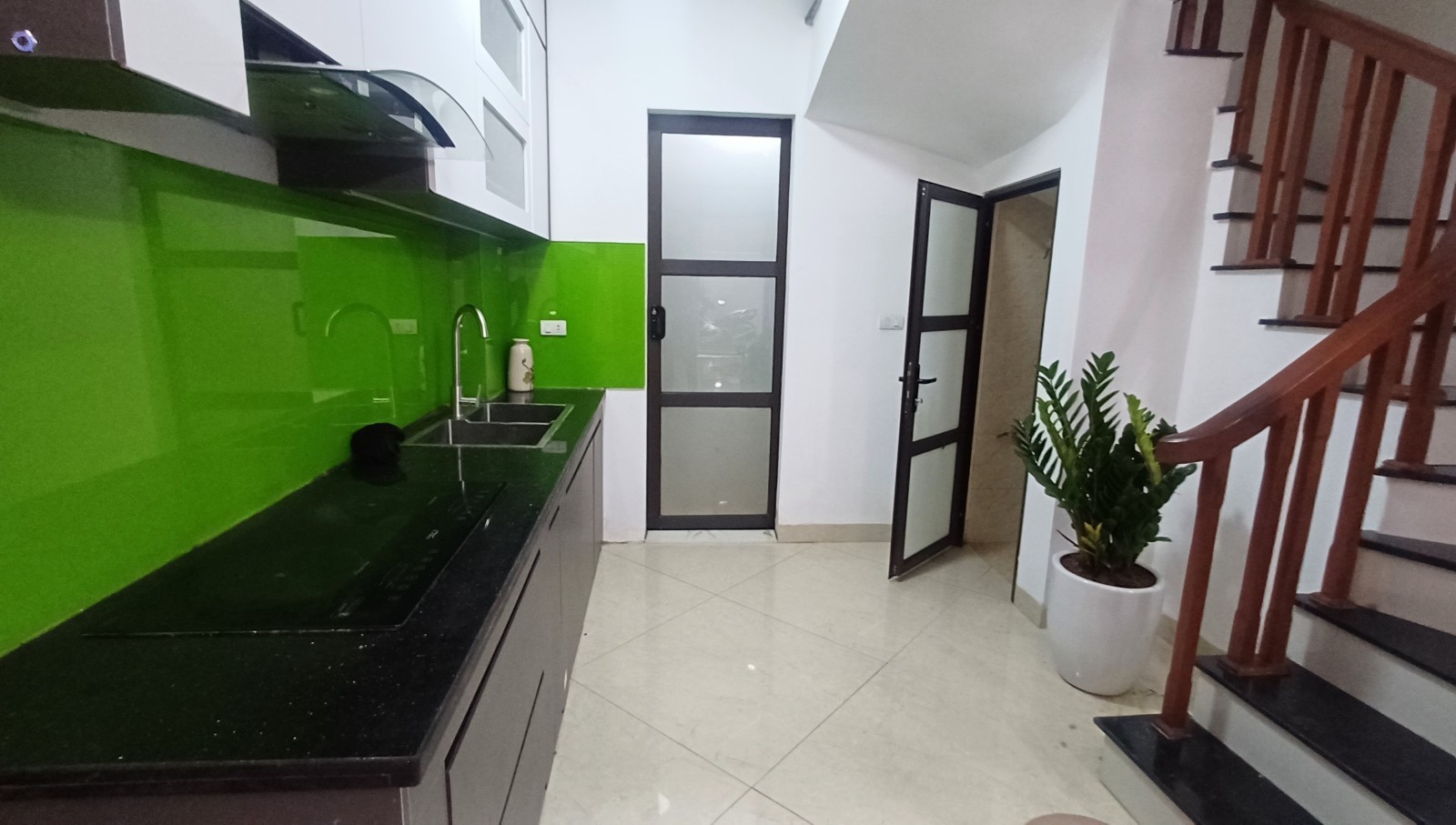 Ngõ 97,Khương Trung- nhà mới, 40m2, 5 tầng, Oto đỗ của, Nhỉnh 7 tỉ, LH 0904690958 3