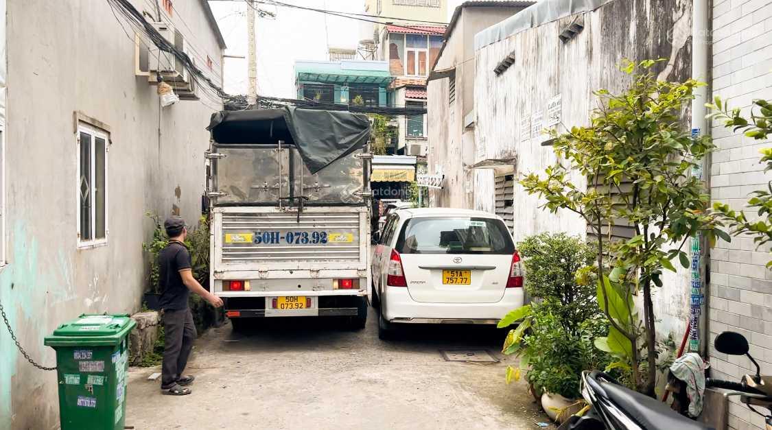 Bán nhà Hẻm 2 xe hơi tránh, cạnh metro, Vị trí tuyệt đẹp, tặng đủ nội thất hiện đại 2