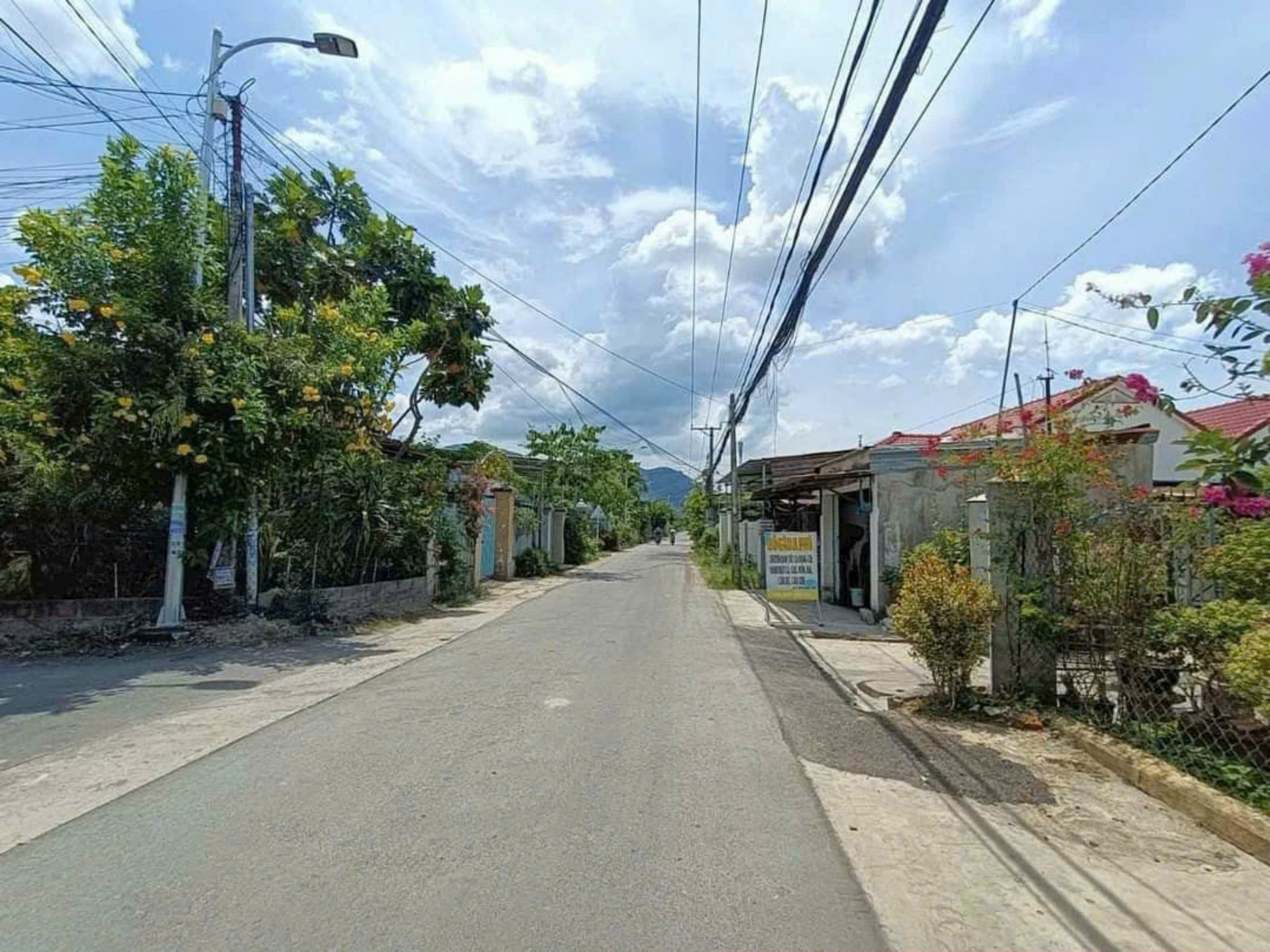 Bán đất Diên Điền mặt tiền đường Liên Xã gần Uỷ ban