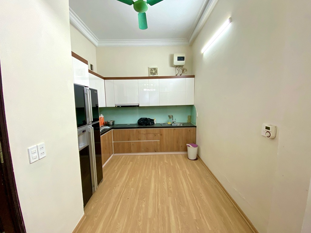 Bán nhà Nguyễn Văn Huyên, Cầu Giấy, Phân lô, Oto đỗ cửa, Ngõ thông, Nhà đẹp ở luôn, 40m2 4