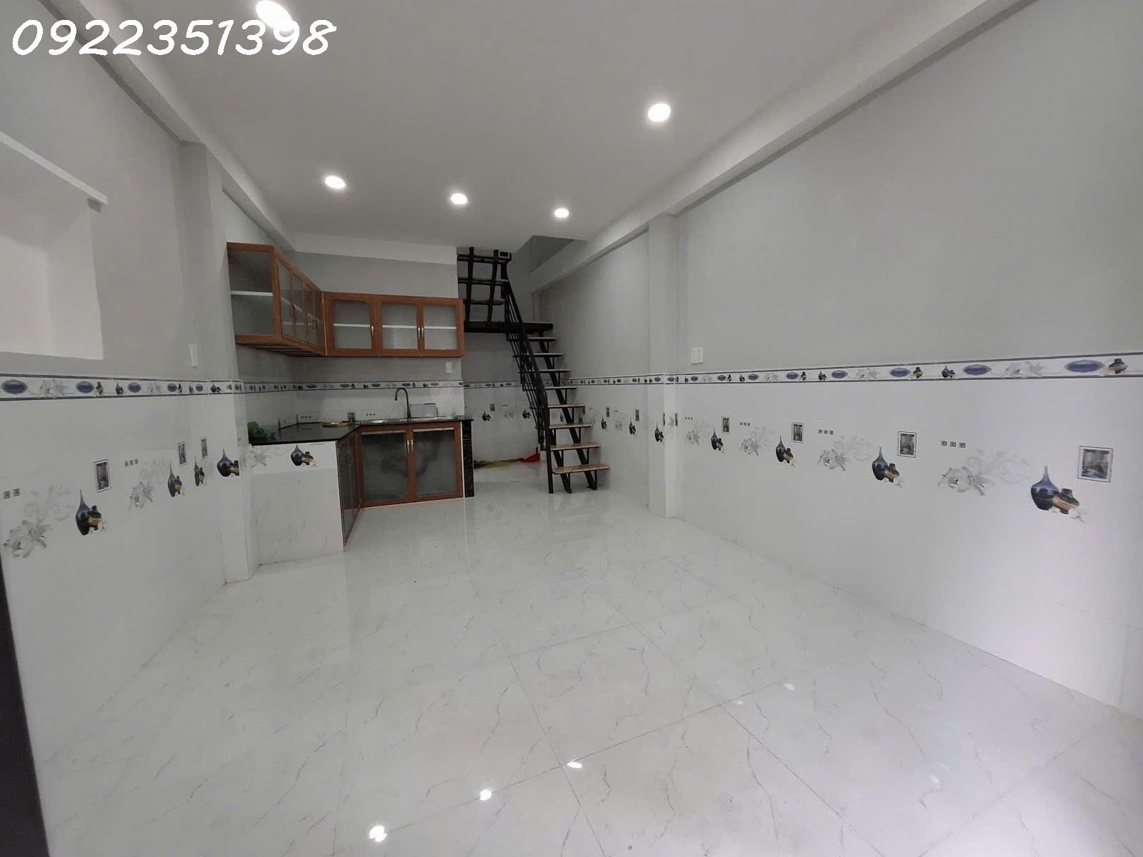 Nhà nhỏ xinh, Âu Cơ, Tân Bình, 20m2, 3 tầng, giá cực tốt