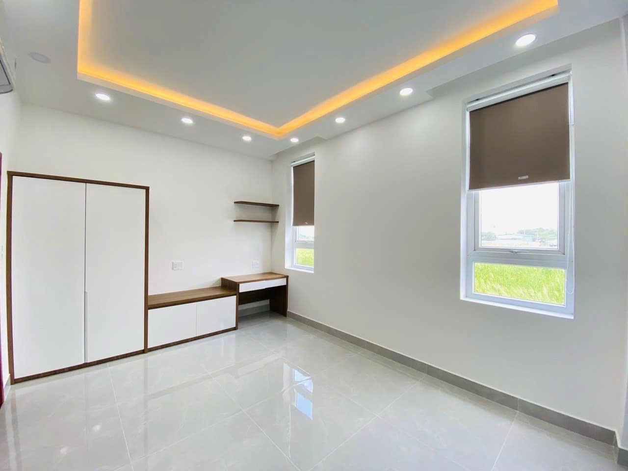 Cần bán Nhà mặt tiền Phường Phú Hữu, Quận 9, Diện tích 82.5m², Giá 9.5 Tỷ 2