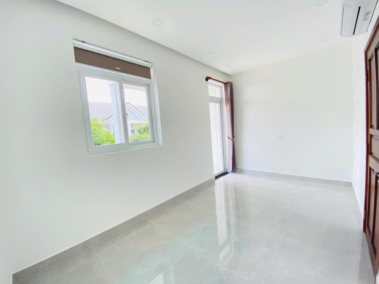 Cần bán Nhà mặt tiền Phường Phú Hữu, Quận 9, Diện tích 82.5m², Giá 9.5 Tỷ 7