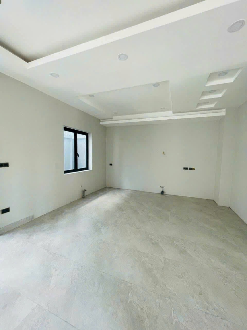 Cần bán Nhà mặt tiền Phường Phước Long B, Quận 9, Diện tích 180m², Giá 22 Tỷ 6