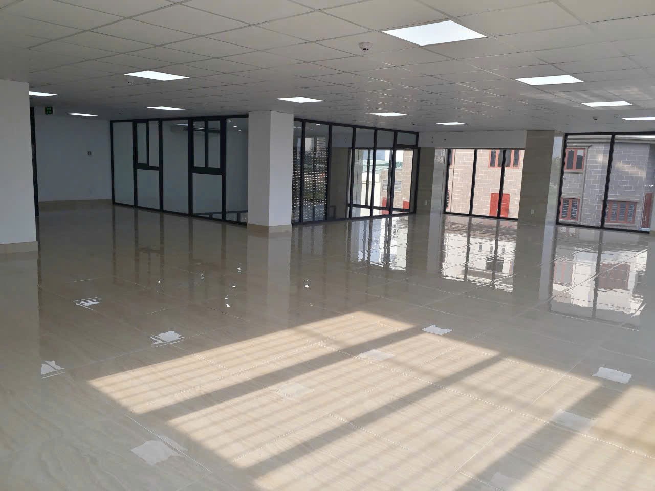 Cho thuê Văn phòng Phường An Phú, Quận 2, Diện tích 1480m², Giá 280 Triệu/tháng