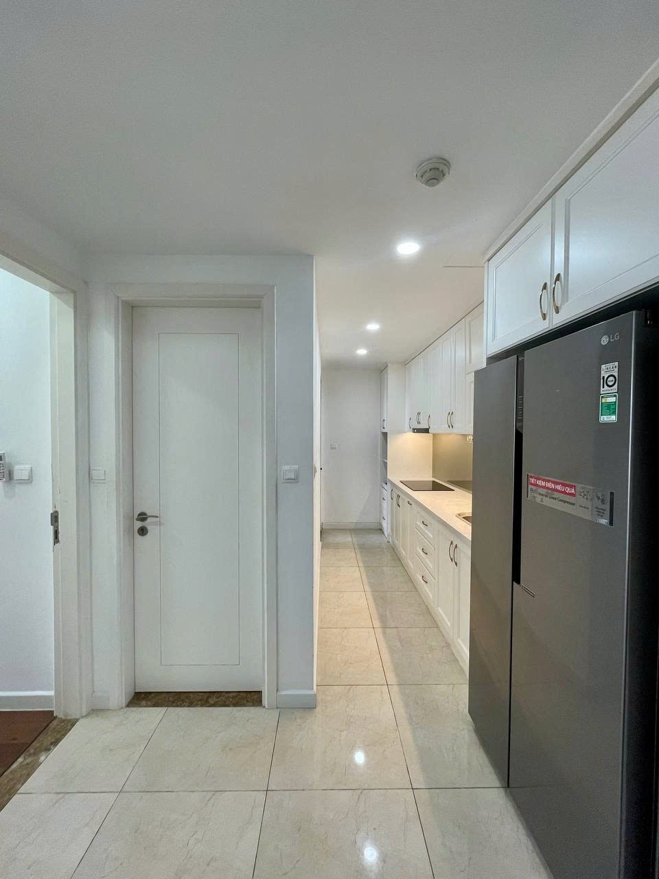 Bán căn hộ 2PN Vinhomes D'Capitale, SHLD, nhà đẹp tầng trung 2