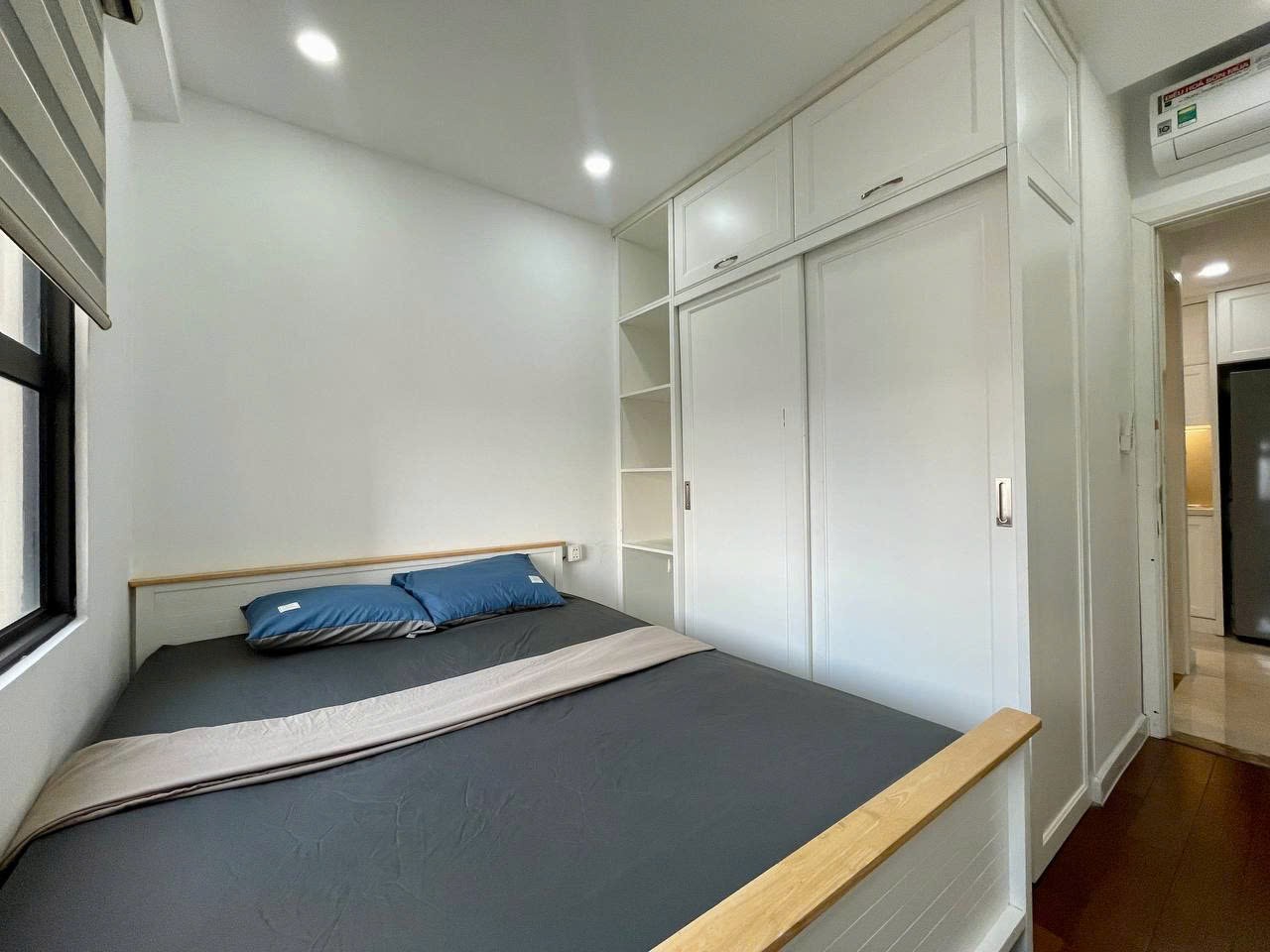 Bán căn hộ 2PN Vinhomes D'Capitale, SHLD, nhà đẹp tầng trung 3