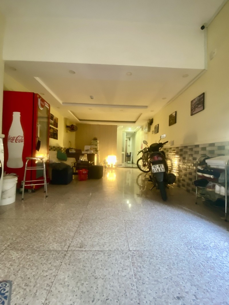 Bán nhà Thủ Khoa Huân-ngang 4.1m-9PN-cạnh chợ Bến Thành-sổ vuông-giá tốt