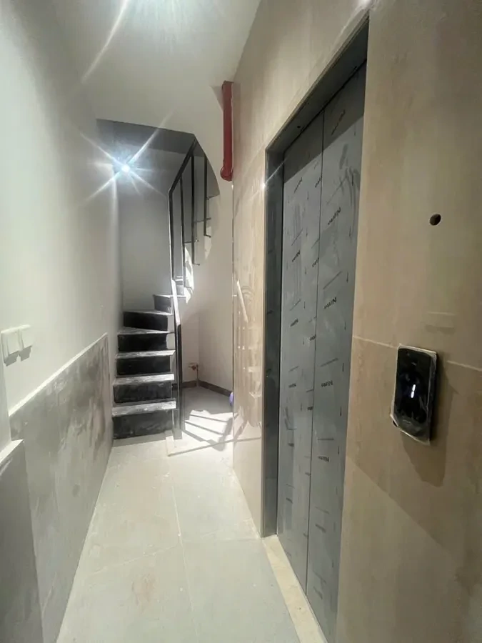Bán Nhà Hồ Đắc Di 39m2. 7 tầng. mặt tiền 4m.  giá 14.5 tỷ Đống Đa Hà Nội