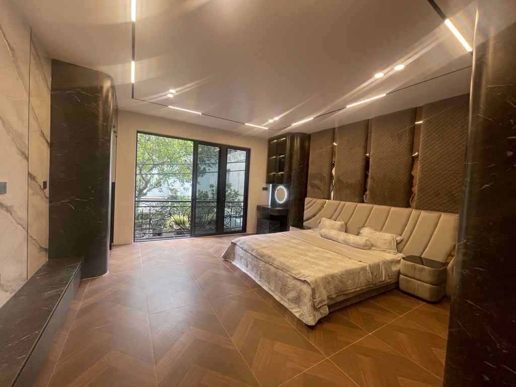 nhà đẹp Hồng Tiến, 45m x 6 tầng, mặt tiền 5m, gara ôtô, full nội thất 3