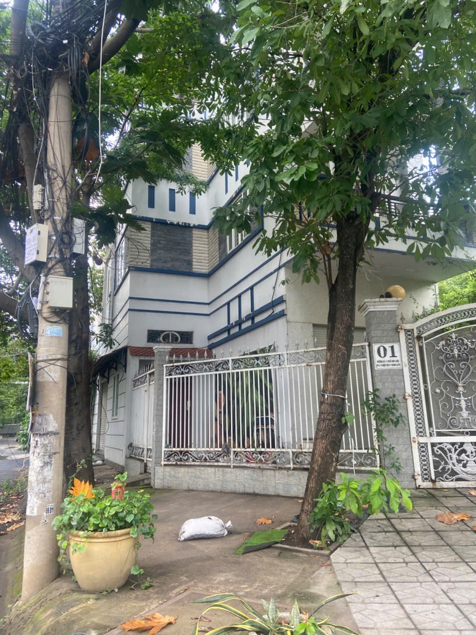 Cho thuê Biệt thự đường 25, Phường Hiệp Bình Chánh, Diện tích 300m², Giá 28 Triệu/tháng