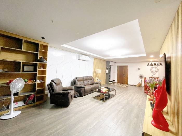 CC Diamond Flowers Hoàng Đạo Thúy 160m, lô góc 3N2VS giảm sốc 7.25 tỷ