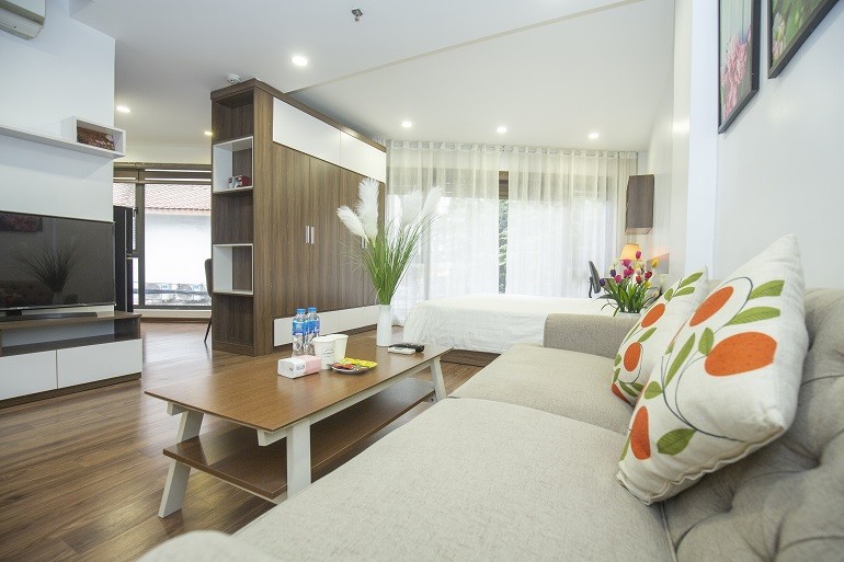 Cho thuê căn hộ 1PN rộng 55m2 tại Đào Tấn, Ba Đình, đầy đủ nội thất đẹp, hiện đại 2