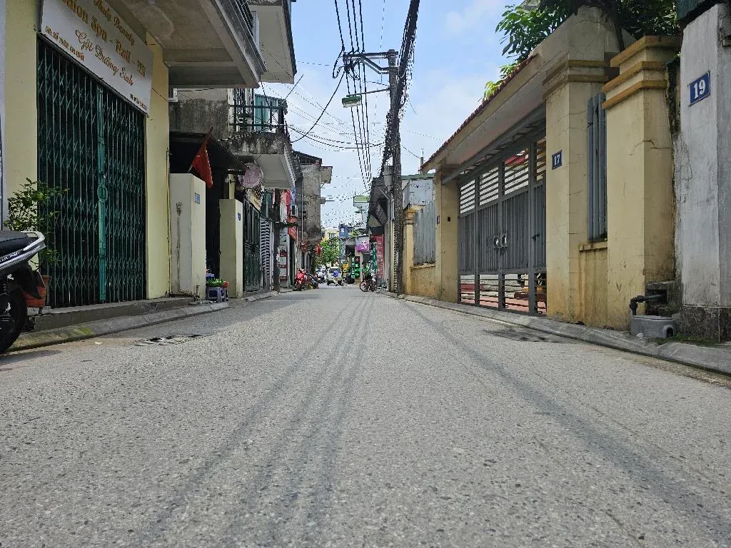 NHÀ MẶT NGÕ Ô TÔ CHÁNH KINH DOANH Phố Gia Quất 55m2 3 tầng 9.5 tỷ Long Biên Hà Nội.