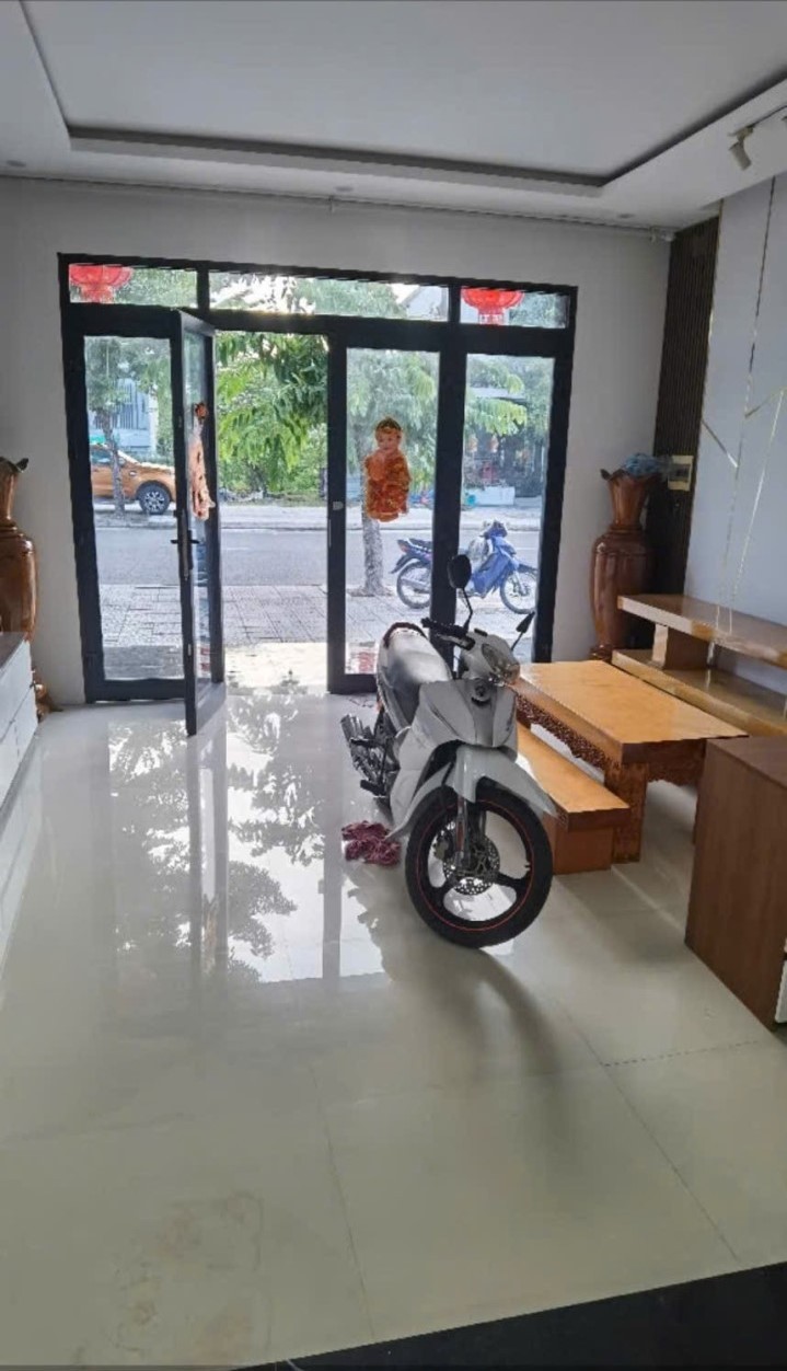 CHỈ 11,5 TỶ – SỞ HỮU NGAY NHÀ 4 TẦNG MỚI ĐẸP TẠI NAM HÒA XUÂN 2