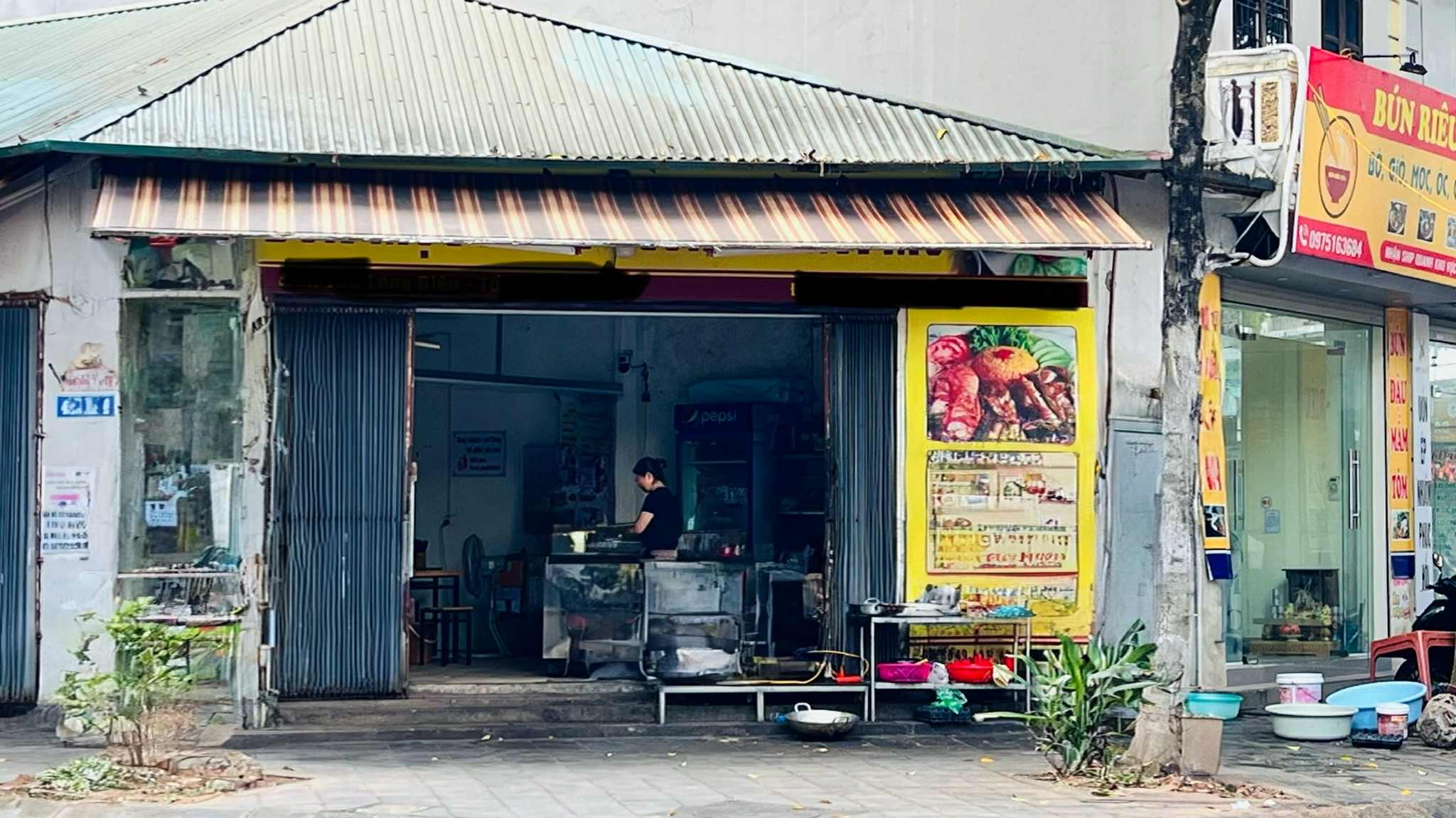 bán nhà lô góc Cổ Linh- tái định cư phố Trạm, 100m, mặt tiền 14m, vỉa hè, 3 ôtô tránh nhau 4