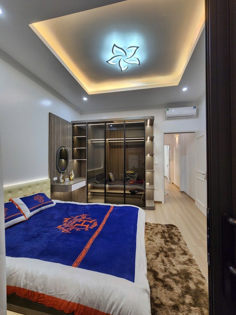 Nhà mới Thái Hà oto đỗ cửa, thoáng trước sau 3