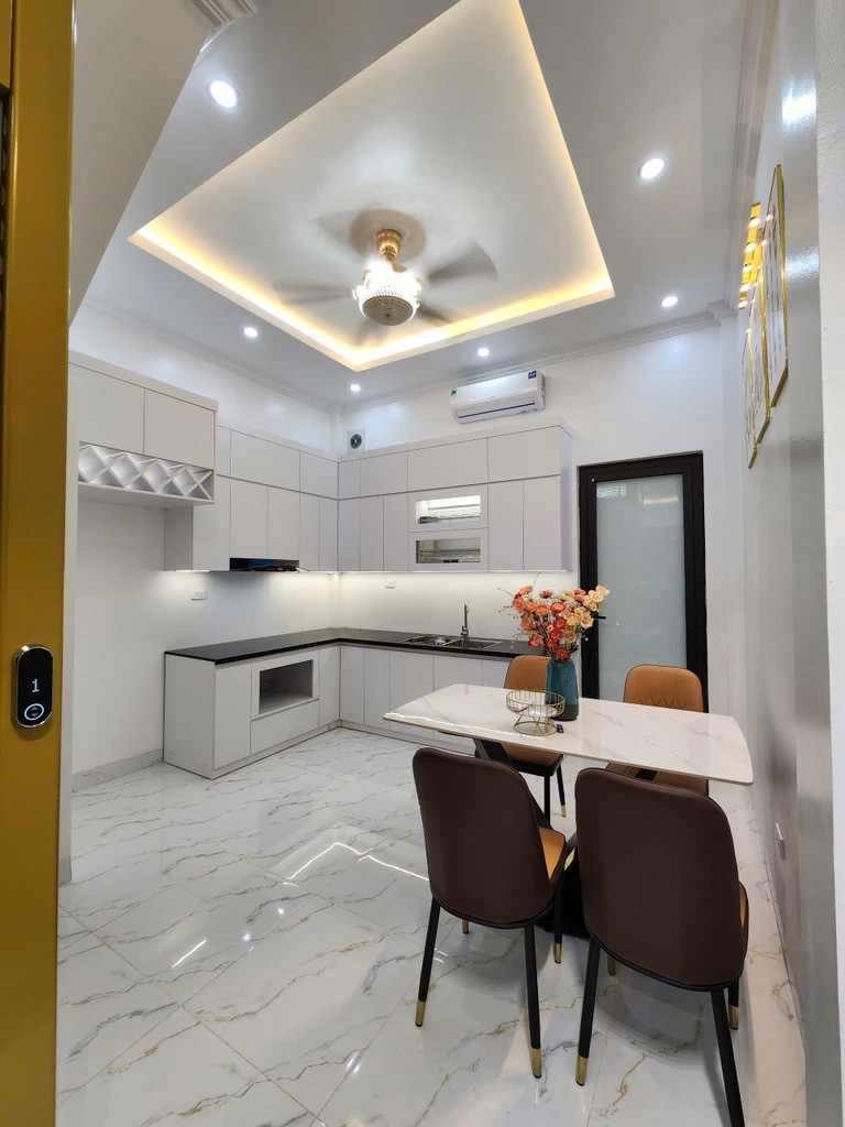 Nhà mới Thái Hà oto đỗ cửa, thoáng trước sau 5