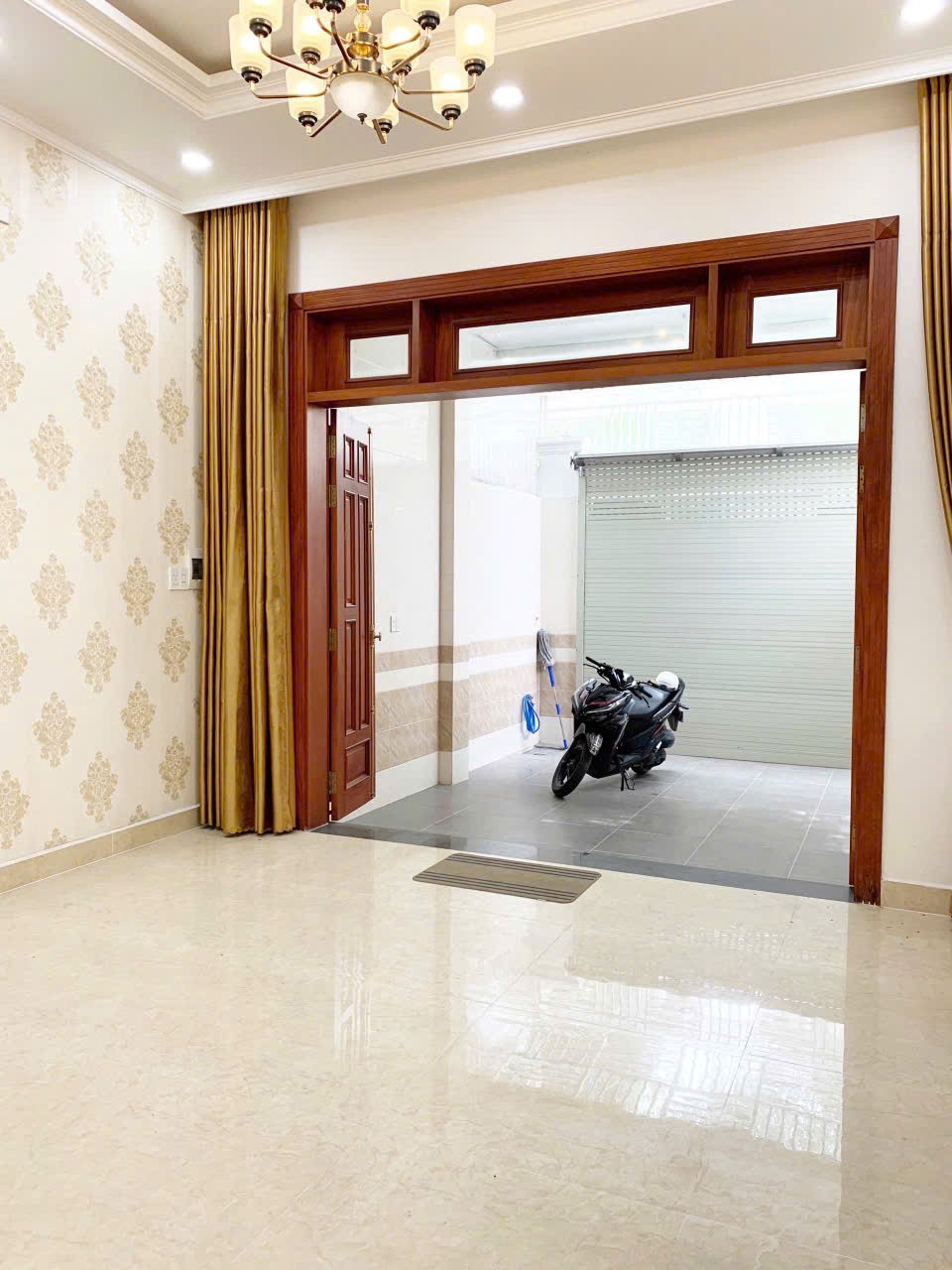 Cho thuê Nhà mặt tiền sát bên Vạn Phúc city, Diện tích 250m², trệt 3 lâu,5PN,Giá 20 Tr 5