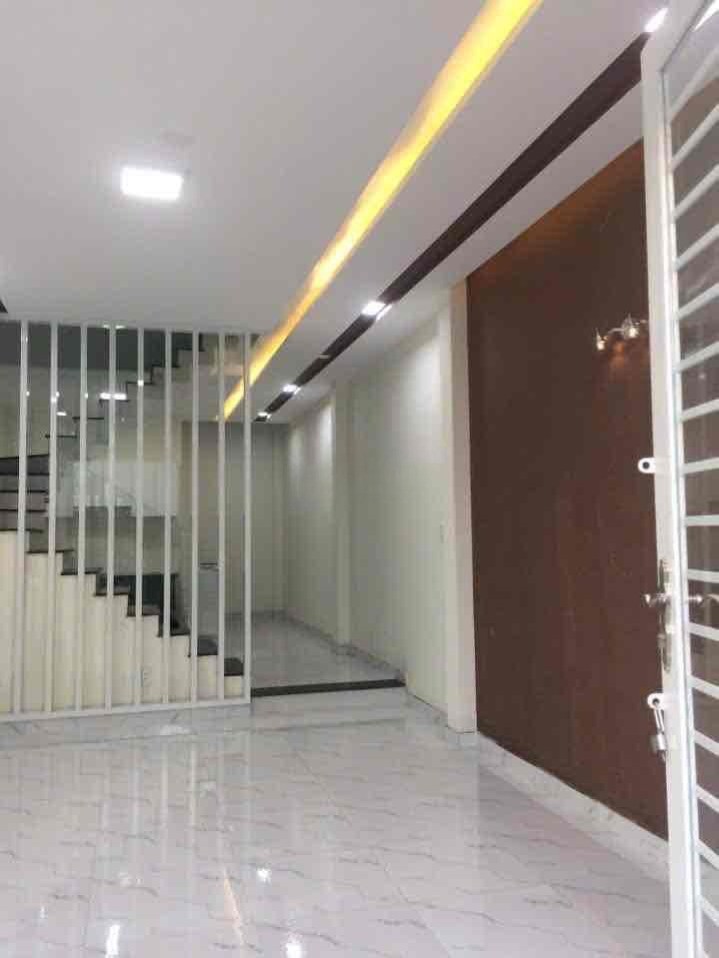 Cho thuê Nhà HXH  Phạm Văn Đồng, ngay S.T Moritz .Trệt 3 lâu, 4PN, Diện tích 200m², Giá 15 Triệu 4