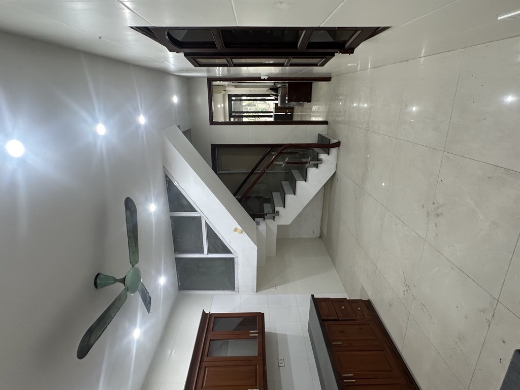 Cần bán Nhà mặt tiền đường Yên Lạc, Phường Vĩnh Tuy, Diện tích 90m², Giá 23.5 Tỷ