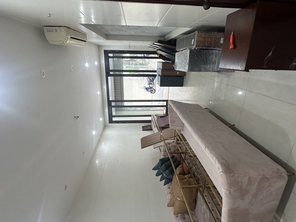 Cần bán Nhà mặt tiền đường Yên Lạc, Phường Vĩnh Tuy, Diện tích 90m², Giá 23.5 Tỷ 2