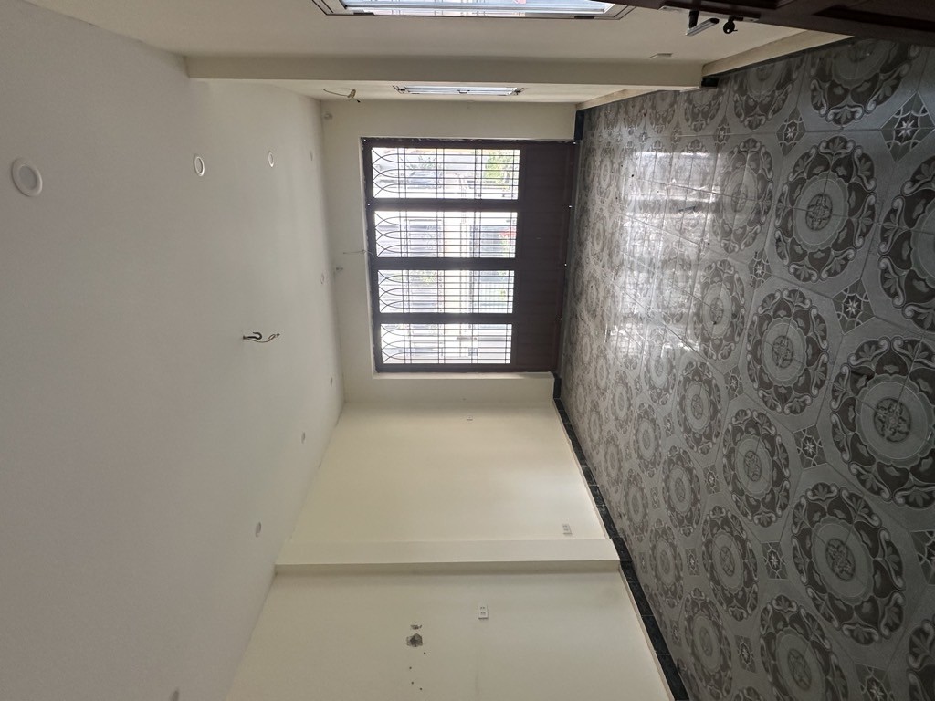 Cần bán Nhà mặt tiền đường Yên Lạc, Phường Vĩnh Tuy, Diện tích 90m², Giá 23.5 Tỷ 4