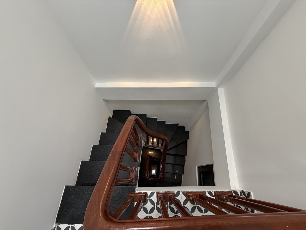 Nhà mới ở luôn phố Định Công Thượng, 5 tầng Thang máy, ô tô, chỉ 8,85 tỷ. 3
