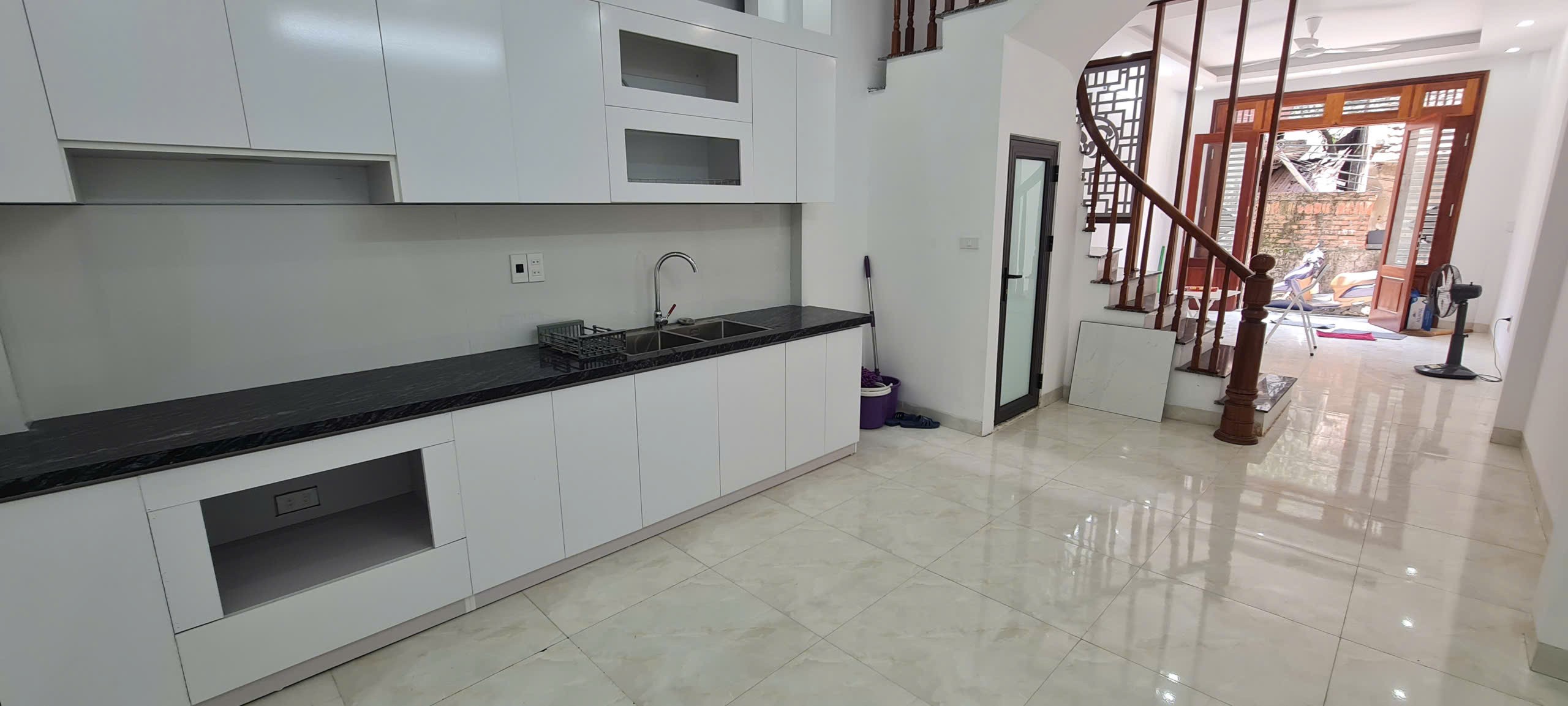 Sổ đỏ 45m2 cạnh chợ Lai Xá, Hoài Đức. Thiết kế 5 tầng, 7 phòng ngủ. Dòng tiền 25 tr/tháng 3