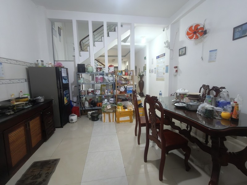 Bán nhà mặt tiền  đường Số 8, Tăng Nhơn Phú, TP HCM,  DT 130m2, 3 tầng, 5PN, sổ hồng. Giá 11.6 tỷ. 3