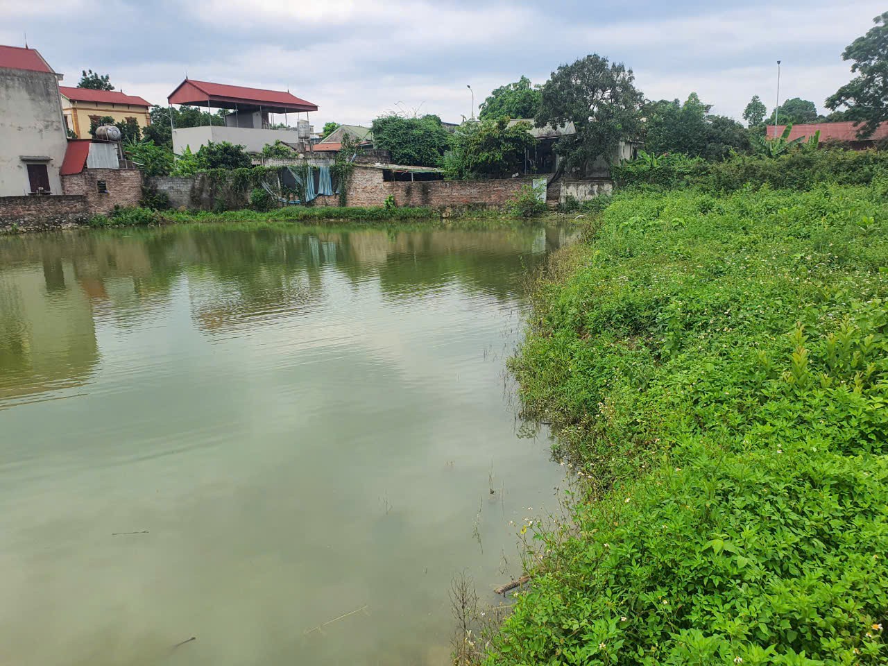 Bán nhanh đất nghỉ dưỡng Nhuận Trạch , Lương Sơn , Hòa Bình có ao cách Hà Nội 45p di chuyển 4