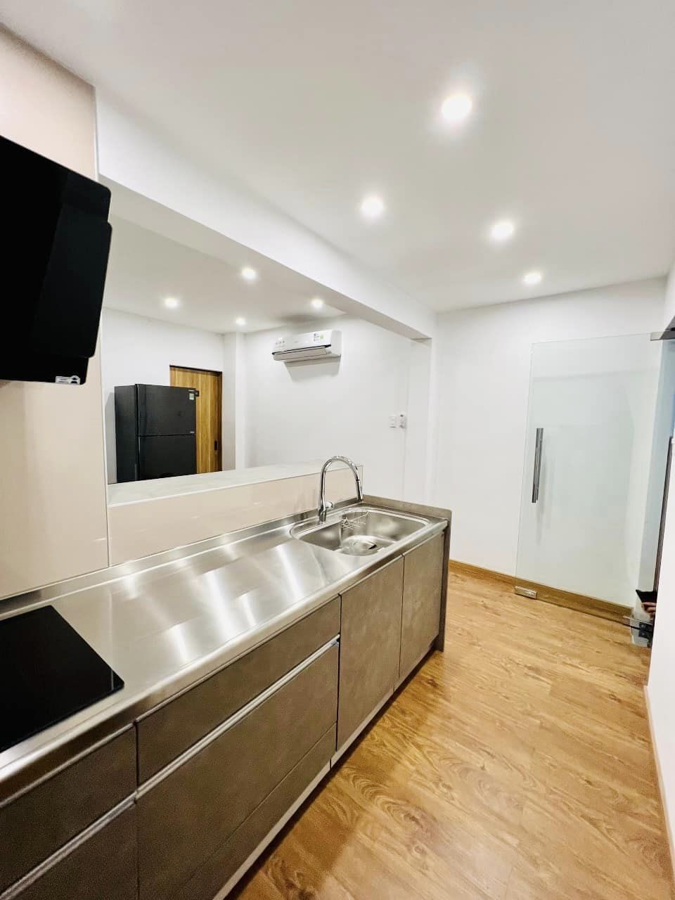Bán nhà hẻm 8m phố Nguyễn Huệ-ngang 4.3m-nở hậu-12PN-vị trí đắc đỏ-dòng tiền cao