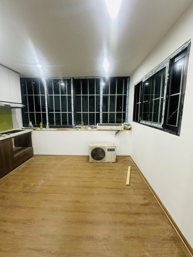 Tôi cần bán nhà TT Trần Quốc Hoàn, 3 ngủ, bếp riêng rộng thoáng, 80m2 Giá nhỉnh 3 Tỷ 3