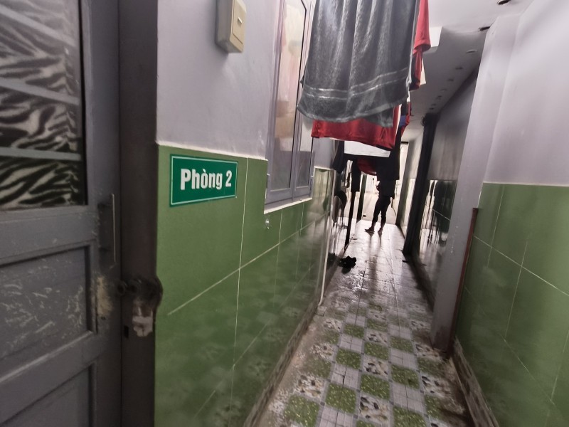 Bán nhà NGON , Phước Long, TP HCM, DT 160m2, 3 tầng, 14 phòng, Sổ Hồng, giá 9.35 tỷ. LH: 0933125879 5