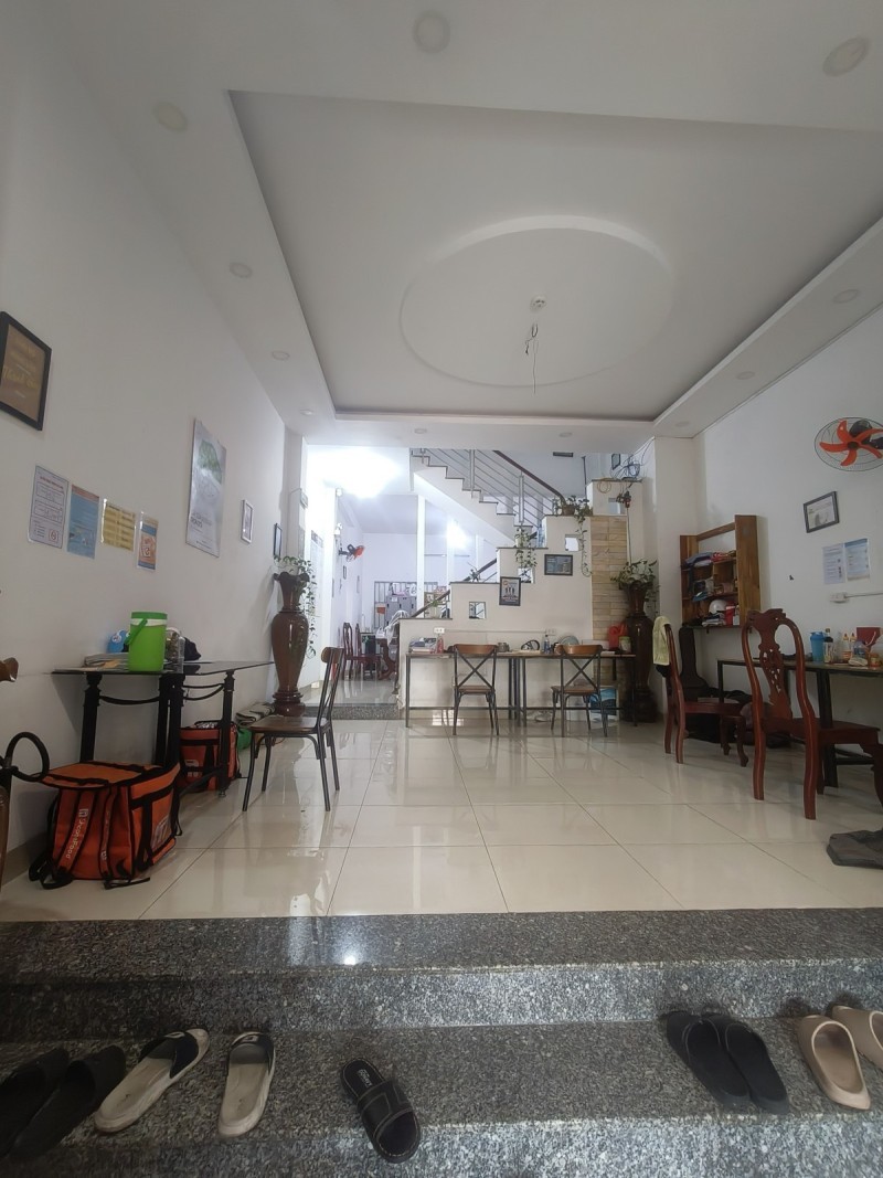 Bán nhà mặt tiền  đường Số 8, Tăng Nhơn Phú, TP HCM,  DT 130m2, 3 tầng, 5PN, sổ hồng. Giá 11.6 tỷ.