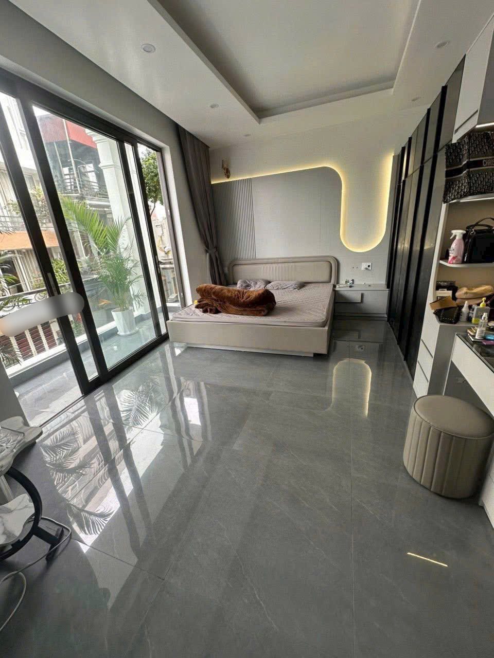 Bán căn nhà 4 tầng mặt phố nhánh phường Thành Đông, Tây HP, 90m2, mt 6m, 4 ngủ, chỉ 6.x tỷ 3