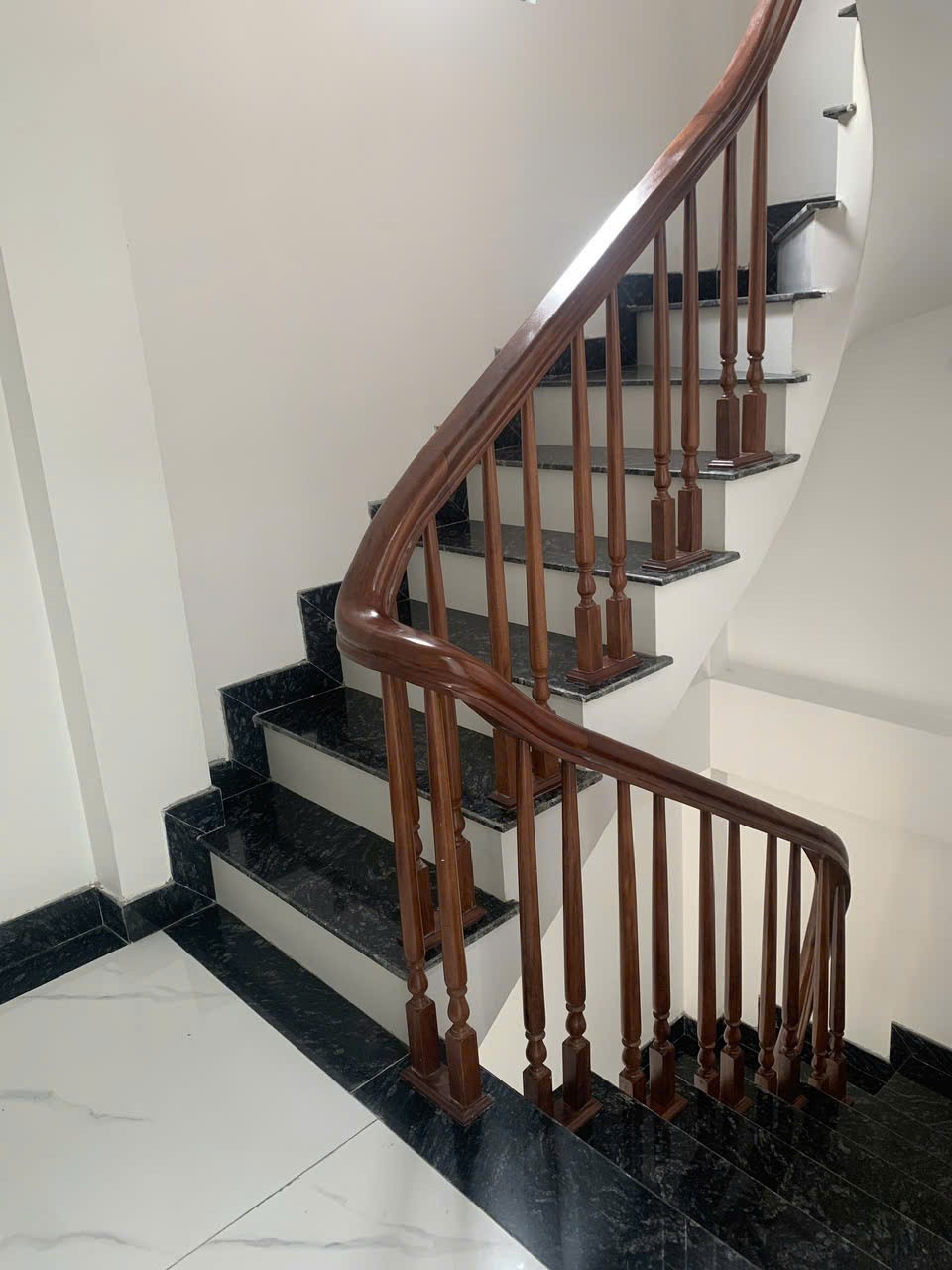 Nhà riêng 48m2 Trạm Trôi, Hoài Đức. Đơn lập 5 tầng 4 ngủ cạnh chợ Giang Xá. Nhà đẹp ở ngay 4