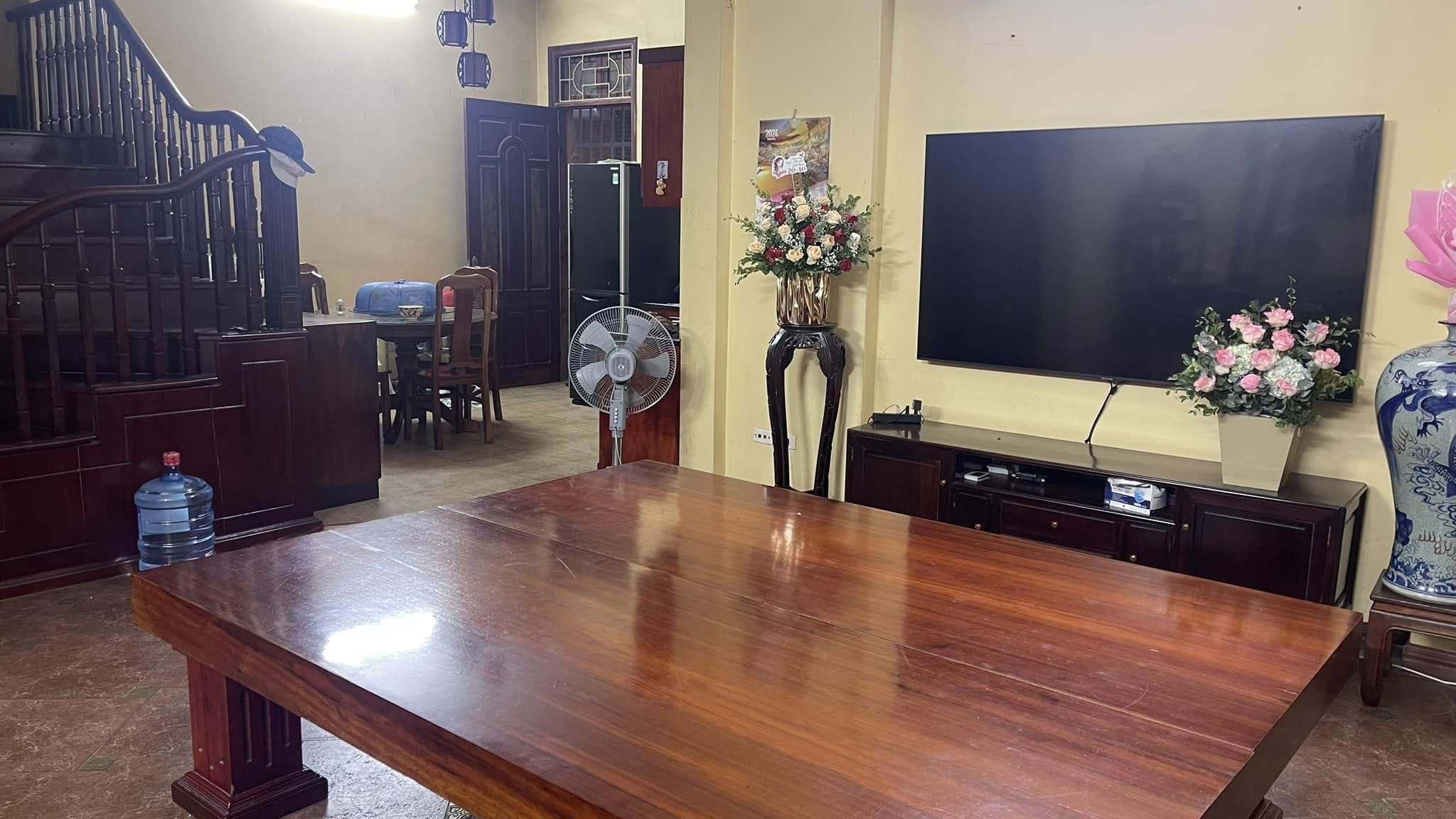 Nhà Duy Tân 165M2 Mặt Tiền 9M 76 Tỷ Vỉa Hè Kinh doanh Ô TÔ Tránh Đỗ 2