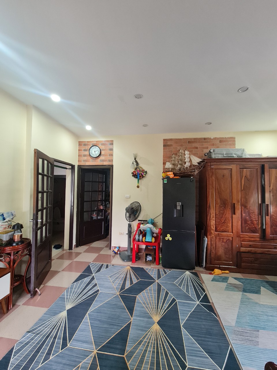 Gía Đầu Tư : Nhà Vĩnh Phúc 50M2 10,3 Tỷ 2 mặt thoáng trước sau 10M Ô TÔ
