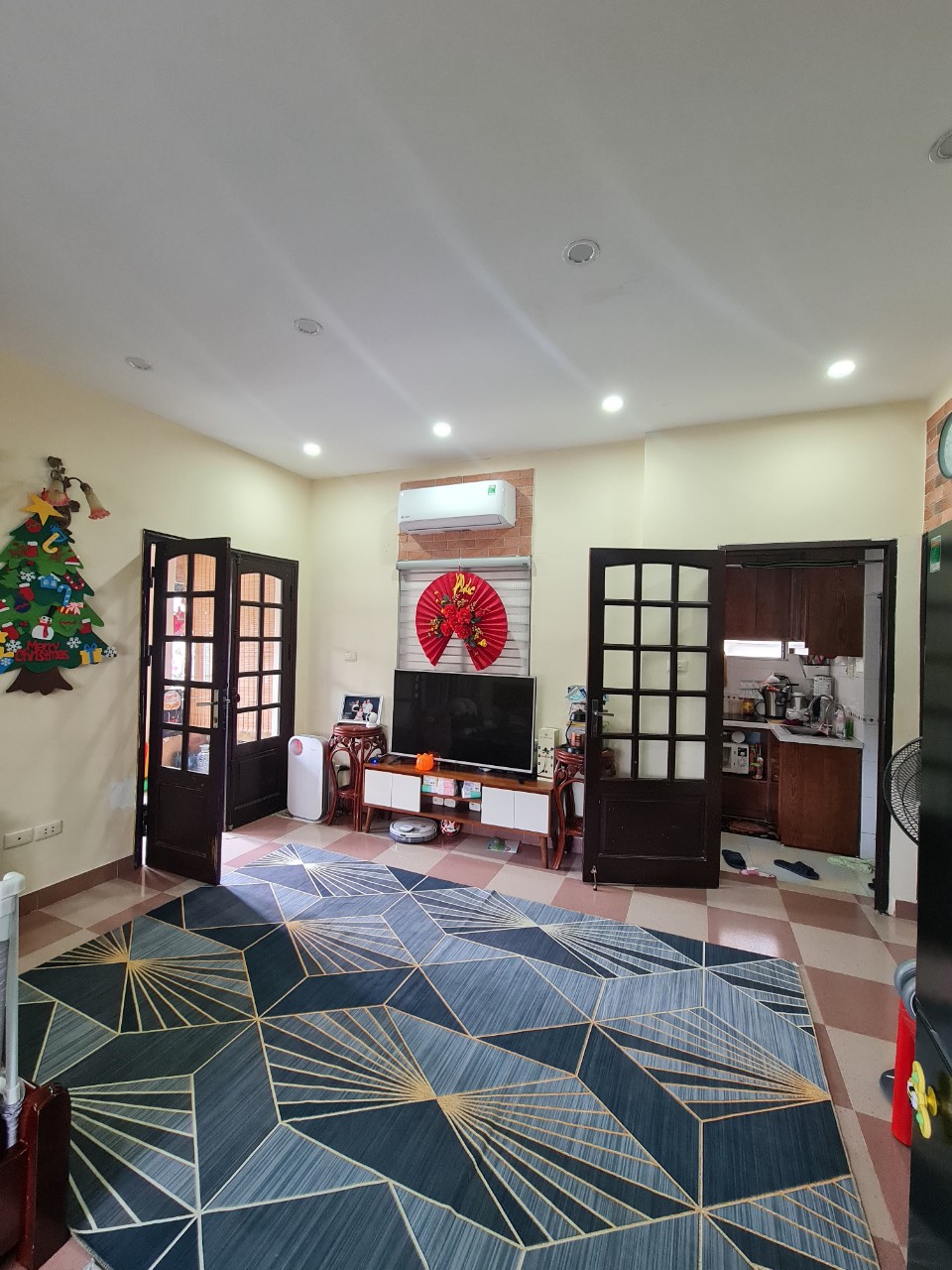 Gía Đầu Tư : Nhà Vĩnh Phúc 50M2 10,3 Tỷ 2 mặt thoáng trước sau 10M Ô TÔ 4