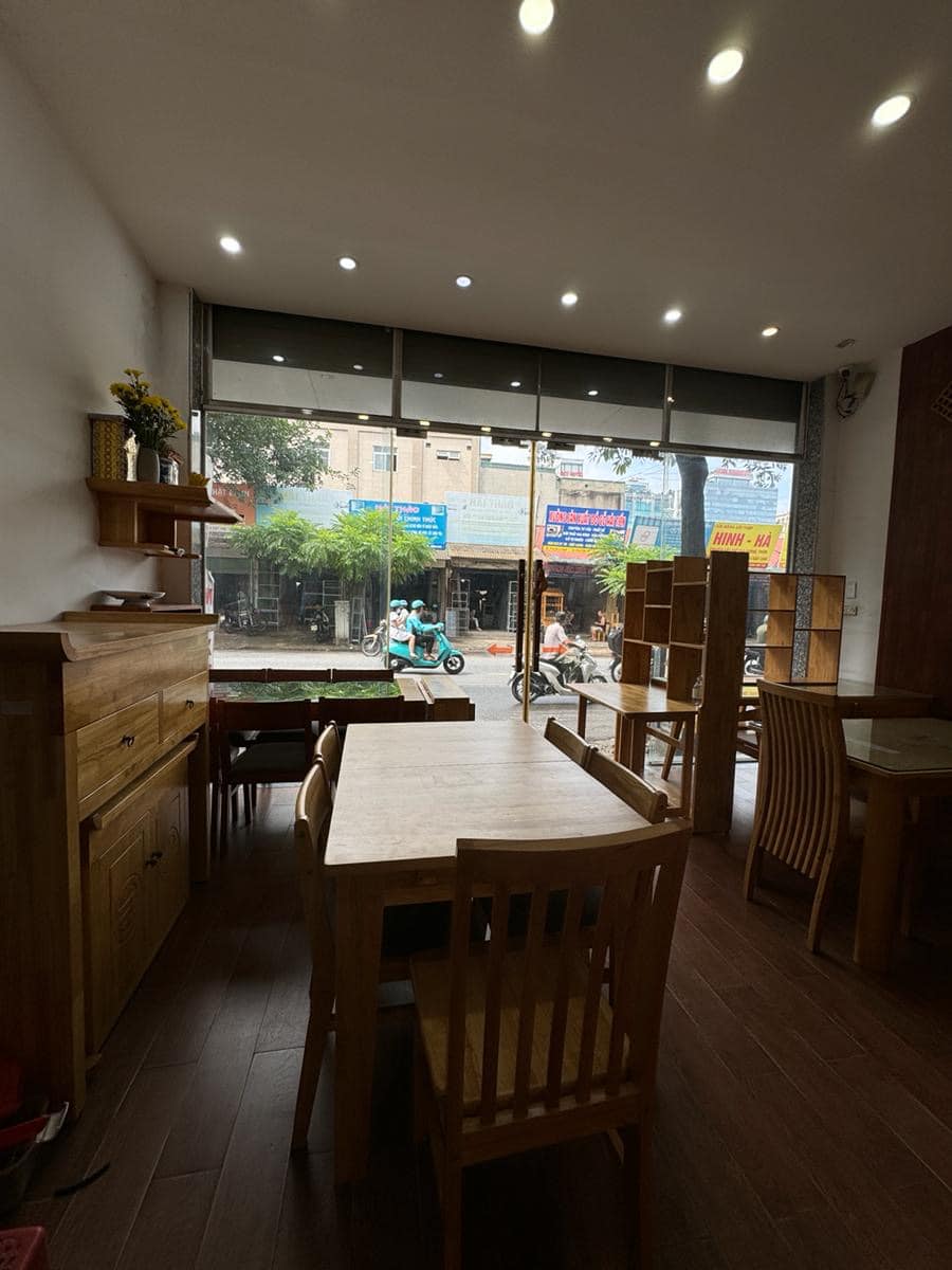 Lô góc mặt phố La Thành (to) không QH mặt tiền lớn VIP nhất phố 74m² nhà 3 tầng giá cực sốc 37 tỷ 5