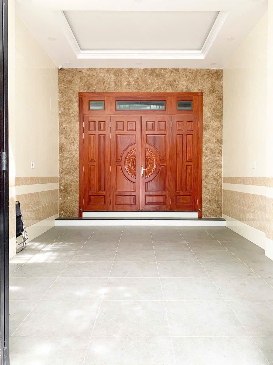 Cho thuê Nhà mặt tiền sát bên Vạn Phúc city, Diện tích 250m², trệt 3 lâu,5PN,Giá 20 Tr