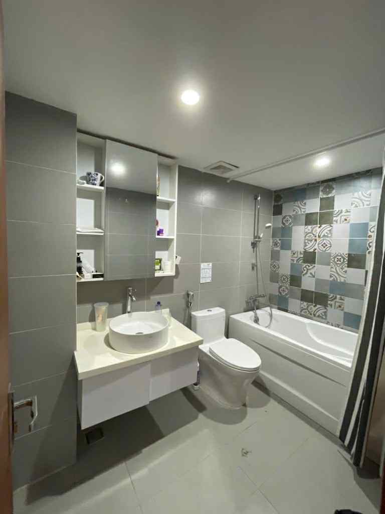 biệt thự mini Nguyễn Sơn- bệnh viện Tâm Anh, 122m x 4 tầng, mặt tiền 6.5m, nở hậu, full thổ cư 5