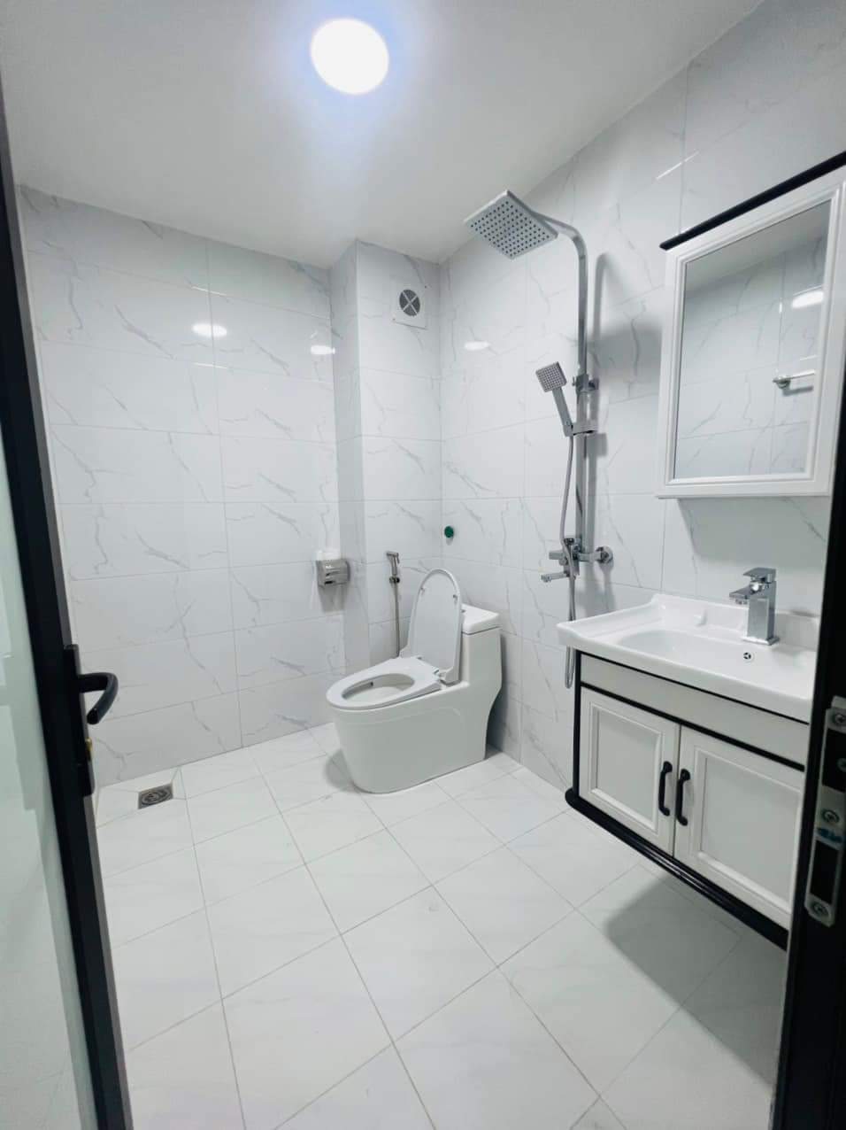 Bán nhà Di Trạch, Hoài Đức, phố Nhổn xây 5Tầng, 3 ngủ, 4 wc, chỉ 15m đường ô tô đỗ kinh doanh 6