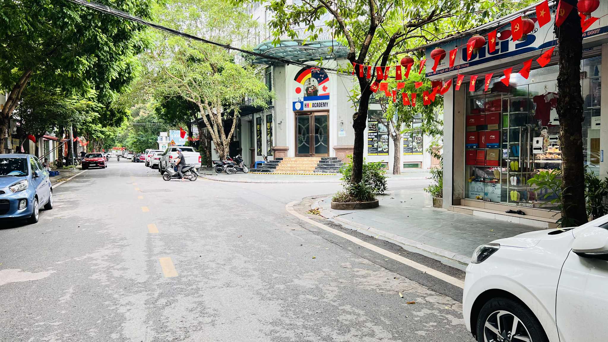 bán nhà mặt phố Việt Hưng, lô góc 3 thoáng, mặt tiền 19m, vỉa hè, kinh doanh ngày đêm 3