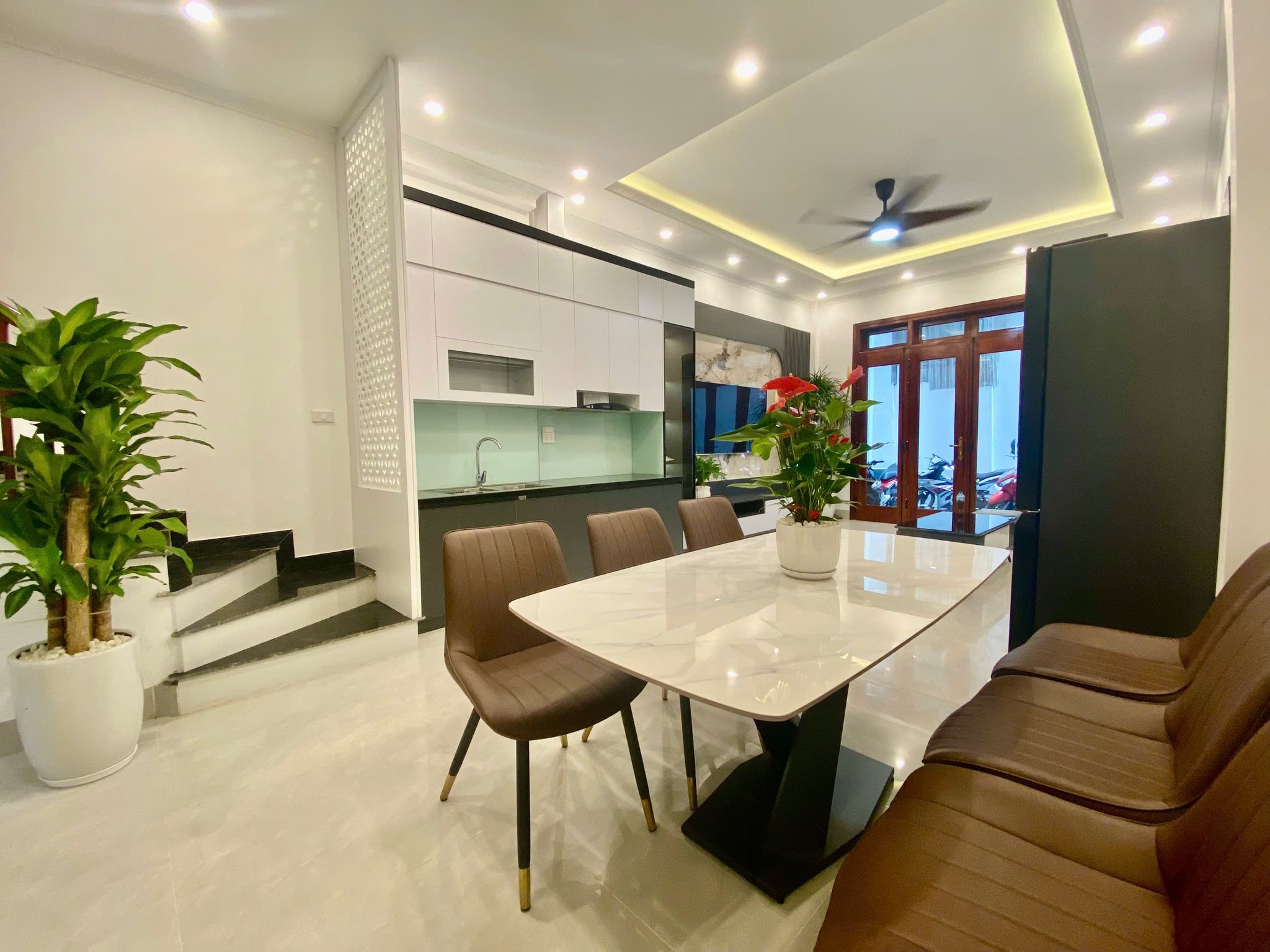 Nhà Đẹp An Dương - Thang Máy - Ôtô Đỗ Cửa - Kinh Doanh - Nhỉnh 16 Tỷ. 2