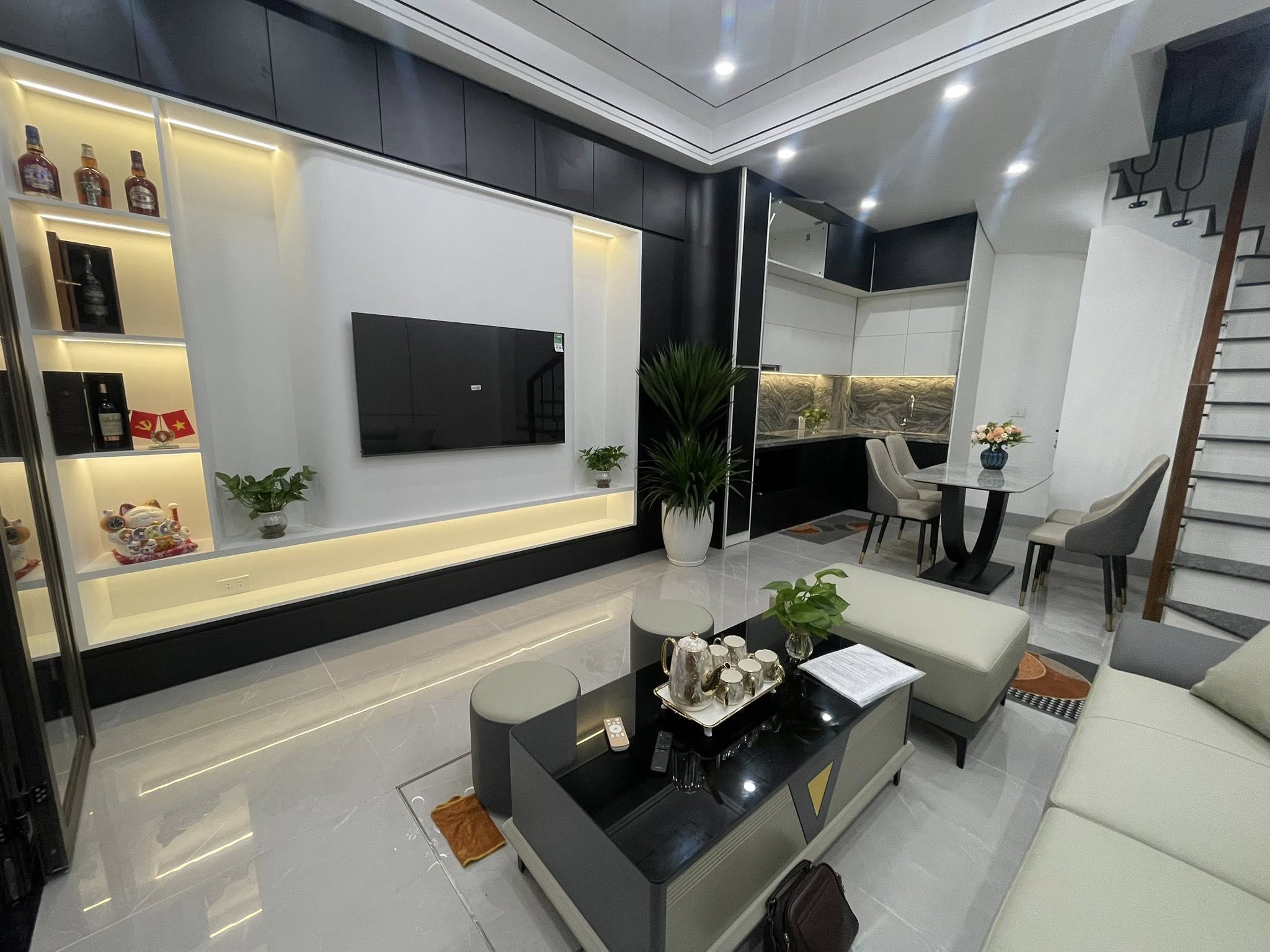 Nghi Tàm - Thang máy - 30m Oto - 7 Ngủ - Nhỉnh 17 Tỷ. 4