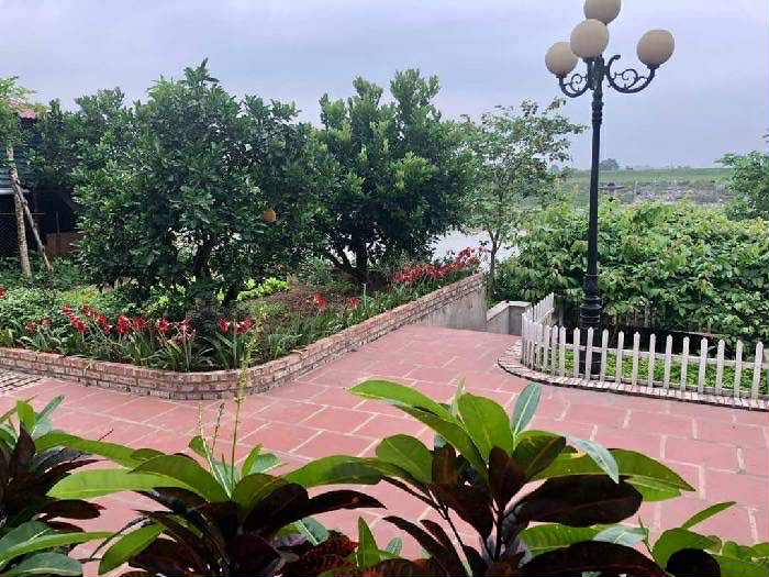 biệt thự sân vườn Bồ Đề, 1200m x 3 tầng, mặt tiền 25m, tựa sơn hướng thuỷ, nội thất cao cấp, tiểu 2