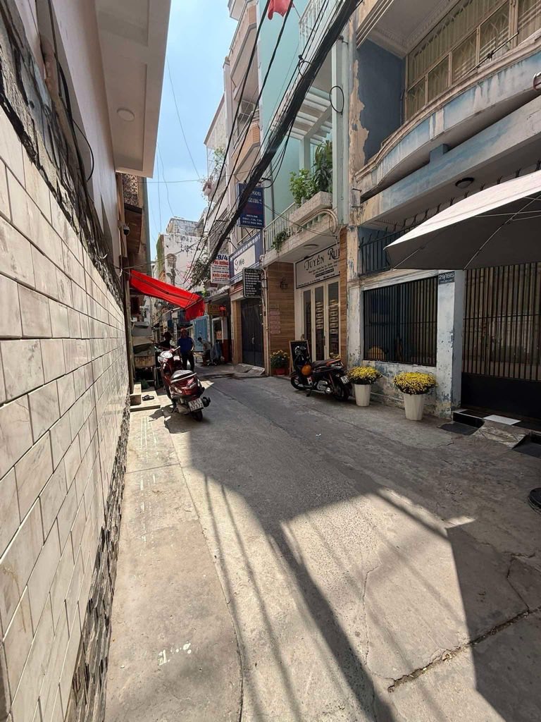 VIP PHÚ NHUẬN - 4 TẦNG - 41M2 - 7PN NHỈNH 8 TỶ CÓ HĐT 20TR/THÁNG 2